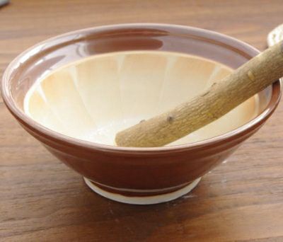 伝統ある製陶所ですべてを手作業で丁寧に仕上げられたすり鉢 （8寸）