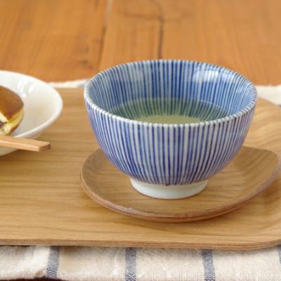 十草模様がおしゃれな湯呑み10個入り食器セット。オフィスや飲食店など