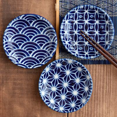 和の伝統模様がおしゃれな丸皿タイプの中皿。取り皿などに使える人気の