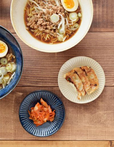 細い十草模様が人気のおしゃれな小皿。醤油皿や薬味皿に使える和