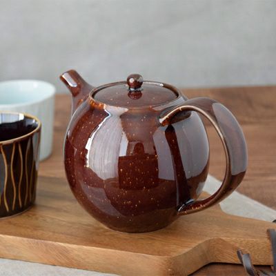 丸い形がかわいらしい急須。日本茶以外にもティーポットとしても使える