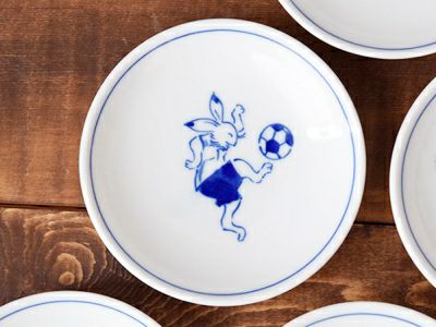 東京オリンピックをイメージした小皿。