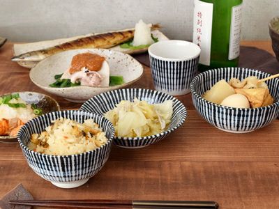 十草模様のおしゃれなな和食器。男性も満足できる深型お茶碗