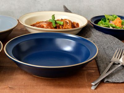 カレーやパスタ、煮物など重宝する深皿。