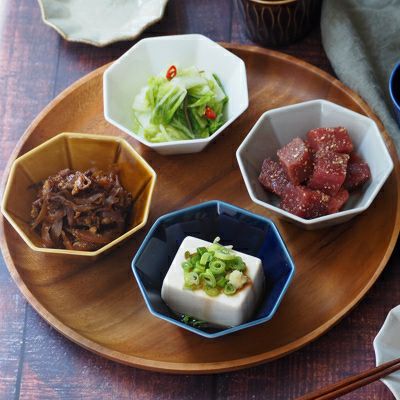 食卓のアクセントになるシンプルデザインの八角ボウル