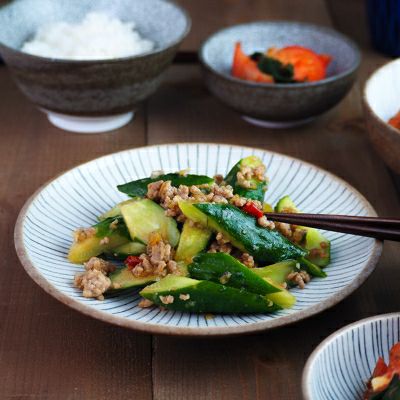 爽やかな十草模様が料理を引き立ててくれます。