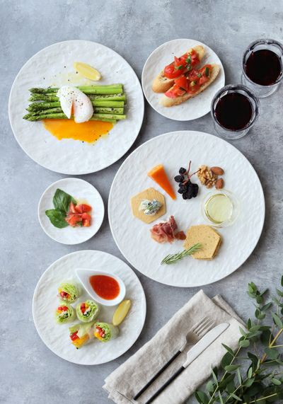 テーブルに高級感をもたらすプレート。