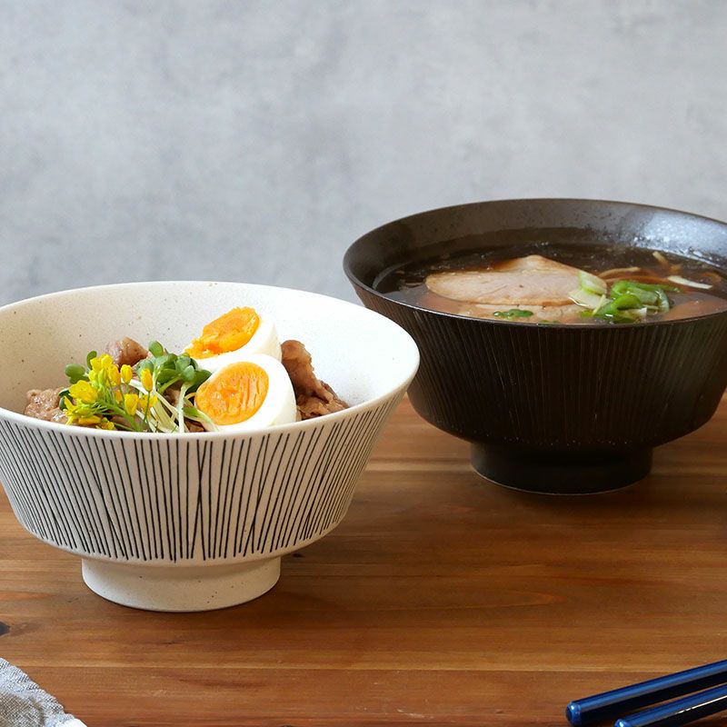 食卓をセンス良く見せてくれるおしゃれなどんぶり。 