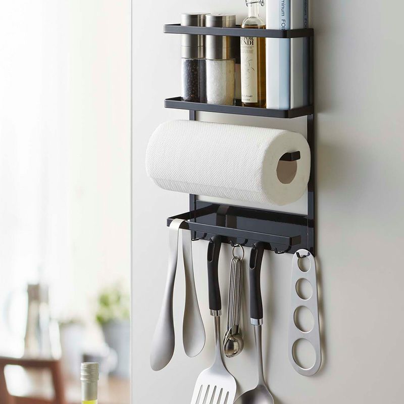 毎日使うキッチン小物を、壁面収納でまとめてすっきり