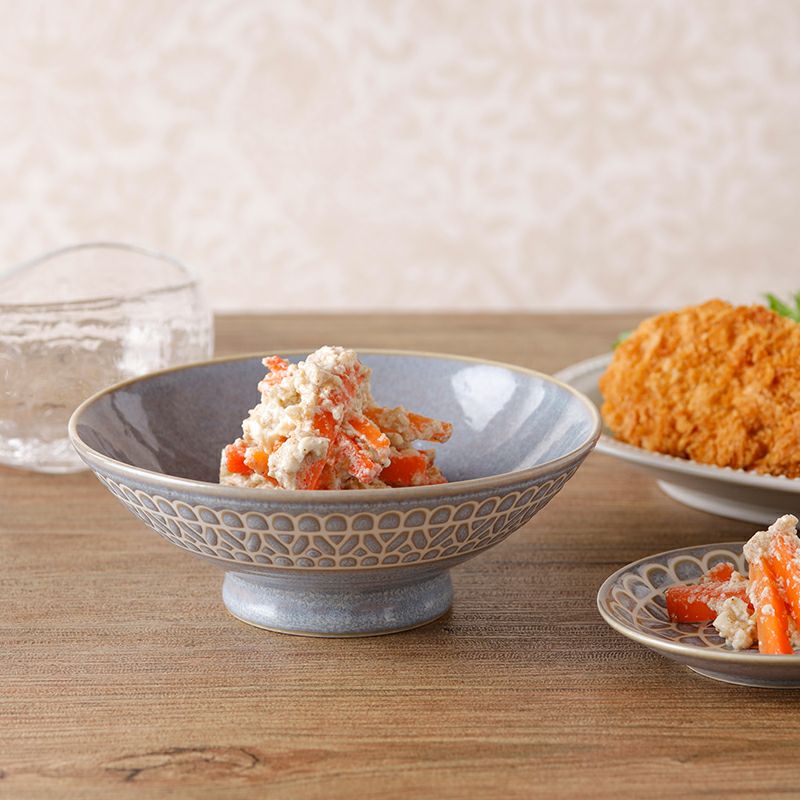 送料無料　古伊万里七草平茶碗　口径15ｃｍ 送料無料 古伊万里七草平茶碗 口径15cm 古伊万里】 染付金彩