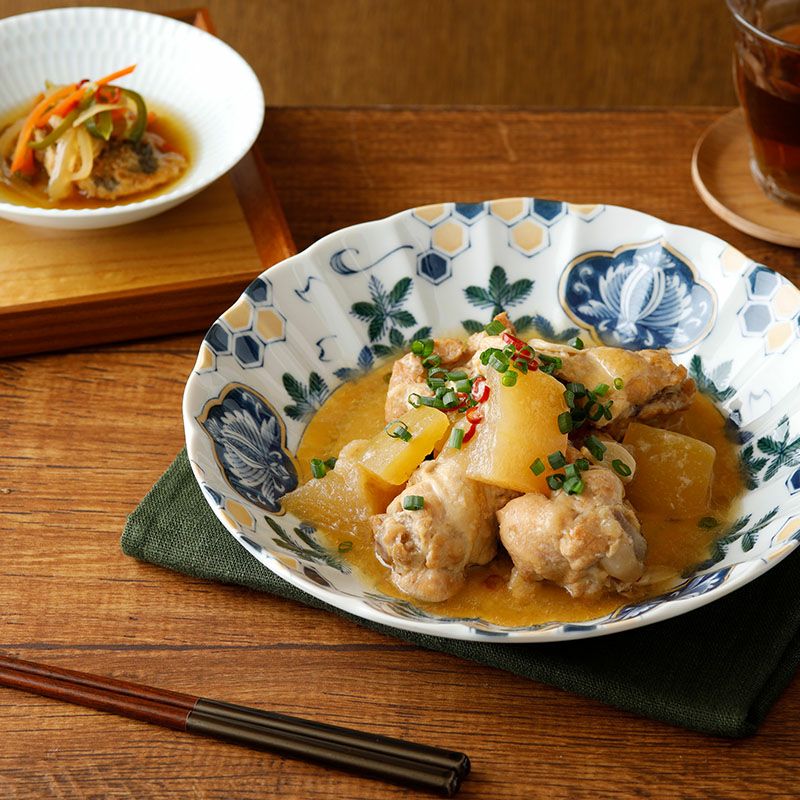 お皿とうきわ 特徴のある和柄で食卓の彩りを鮮やかに。