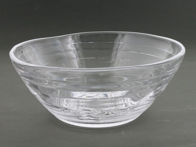 食材が引き立つガラスの器。