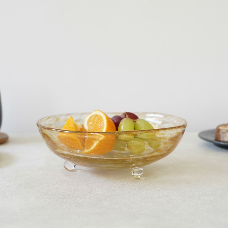 デザインがユニークな中皿