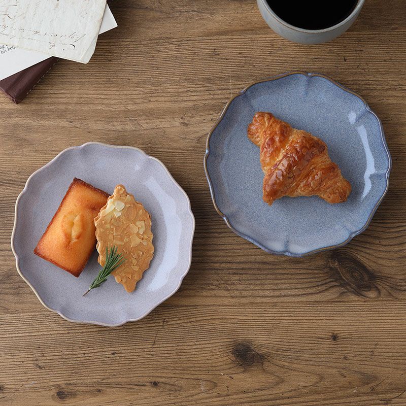 お花のデザインが食卓を彩る、大人かわいい洋食器