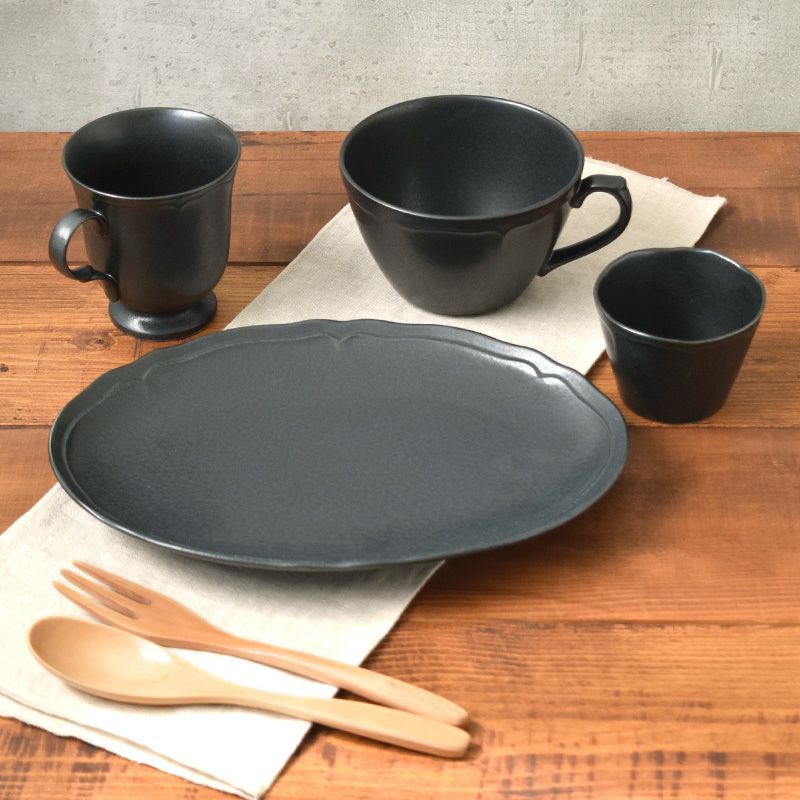 おもてなしにもぴったり！モダンな洋食器セット。