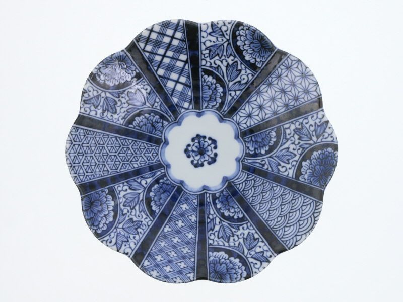 食卓を爽やかに華やかに彩るブルーの和食器