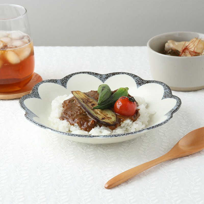 和・洋問わず使える花形の深皿5点セット