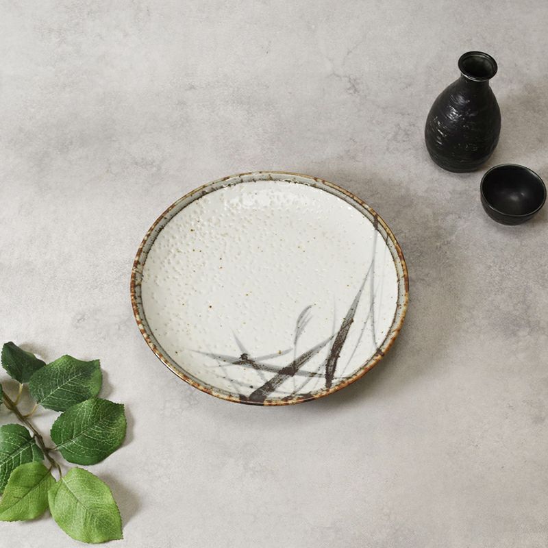 すすきの絵柄が上品な和の大皿。